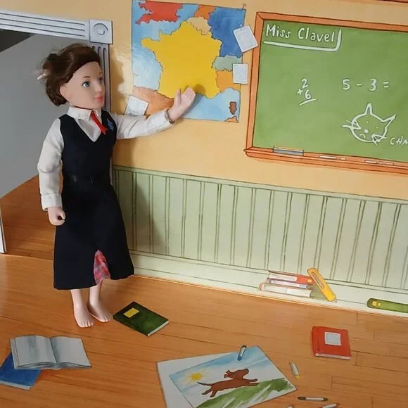 Madeline Pop Up Doll House with Carry Case - Vintage, Rare - Picture 5 of 15